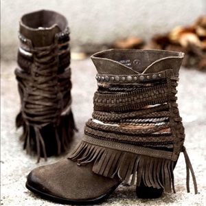 Naughty Monkey Poncho Boot - size 6